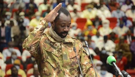 Mali: Protesto contra Assimi Goïta pelo fim da transição