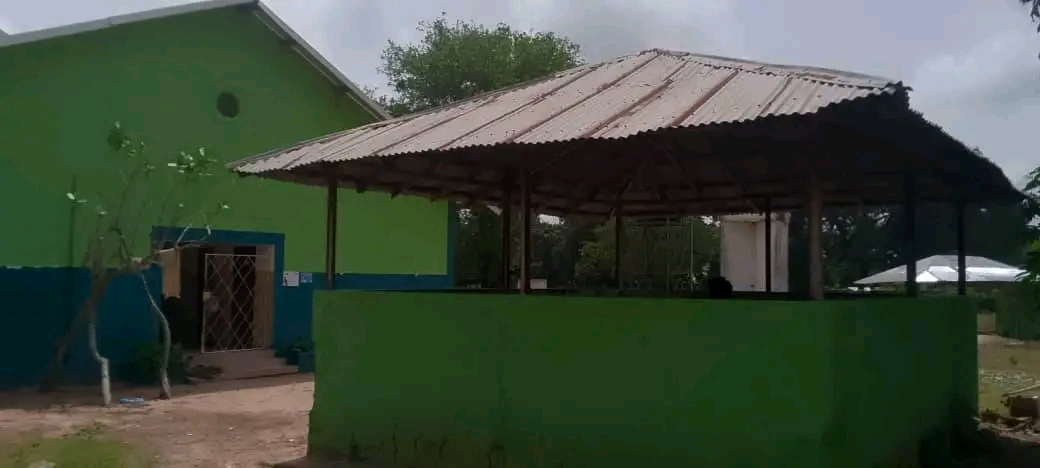 MORÉS: Centro de saúde em colapso, doentes atendidos com lâmpada de mão